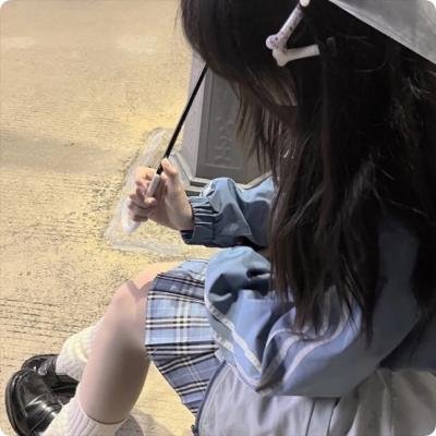 夏日天空的那匹红马